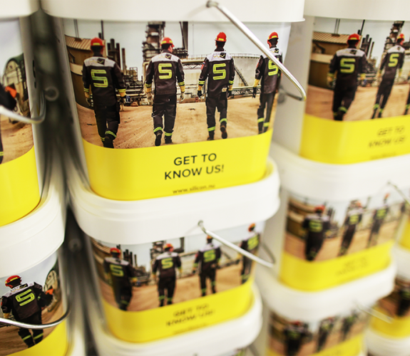 Buckets with SILICON anchors