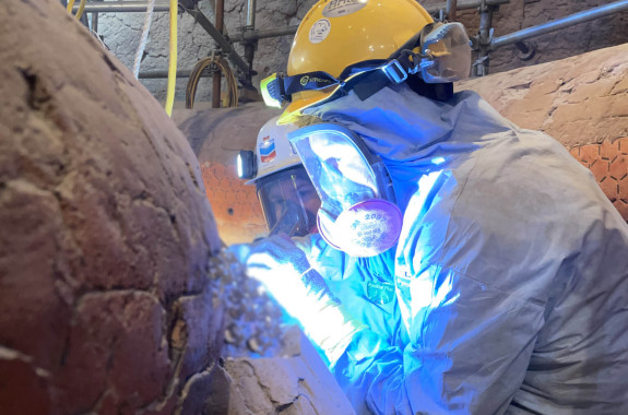 2 SILICON crew welding