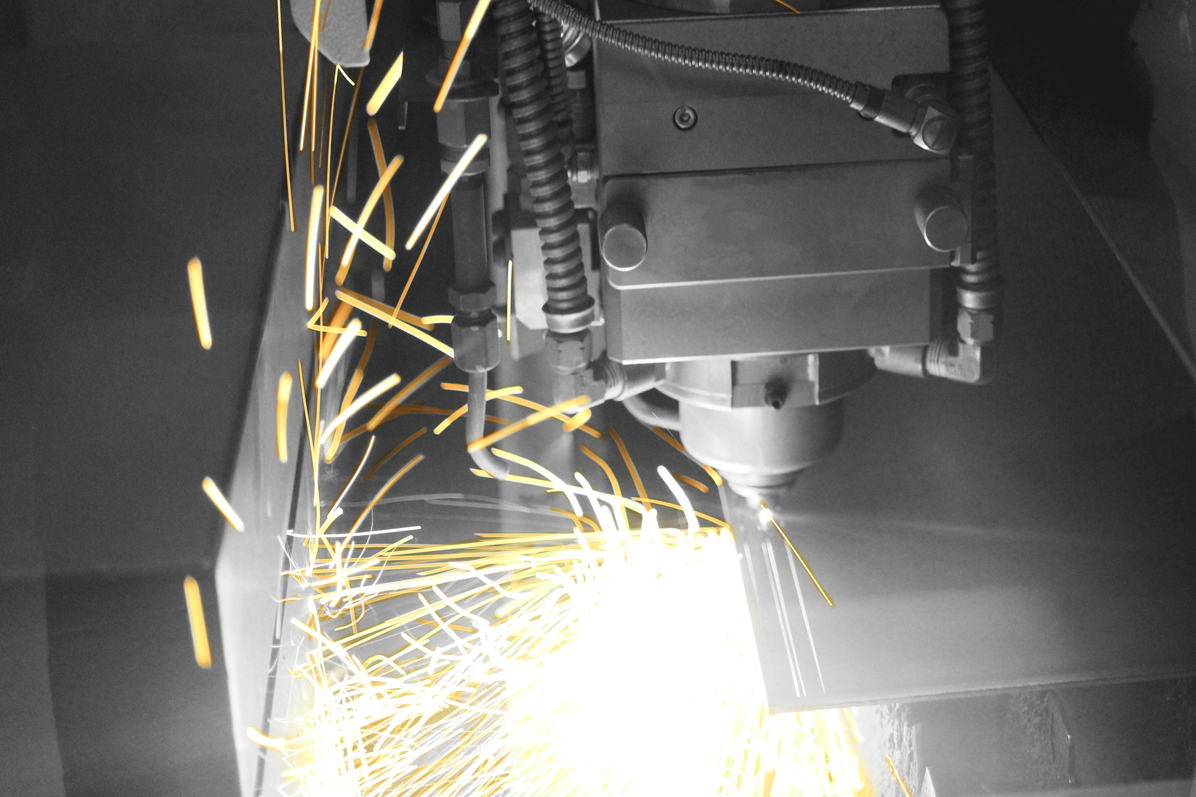 SILICON fiber laser cutting